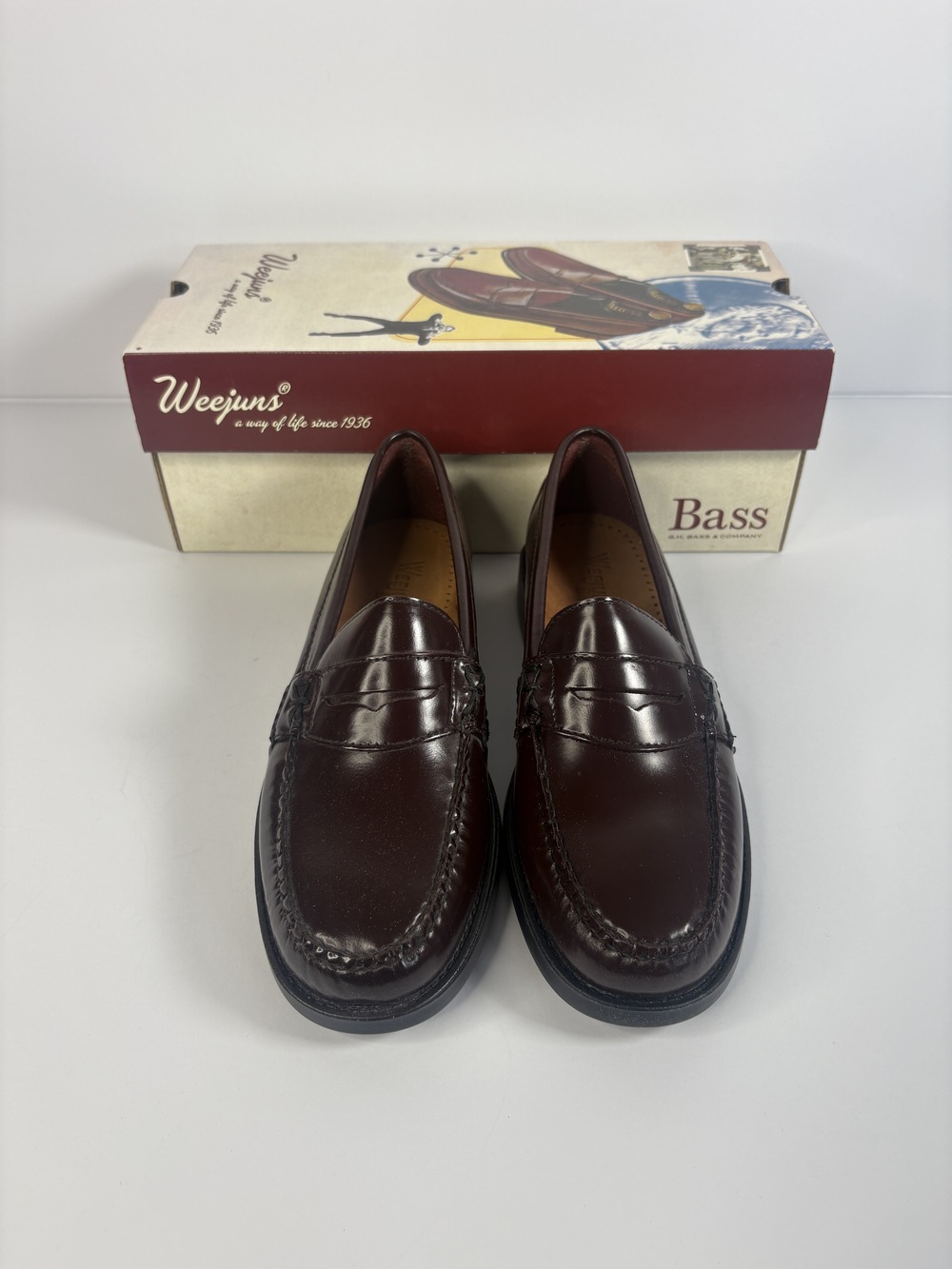 PF-1003 Vintage G.H. Bass & Co. Weejuns Burgundy Penny Loafers
